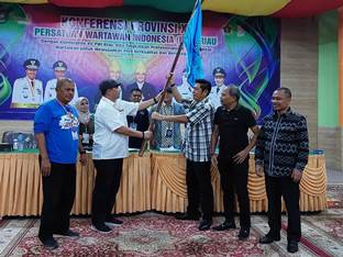 Zulmansyah Sekedang terpilih secara aklamasi sebagai Ketua PWI Provinsi Riau masa bakti 2022-2027 (foto/ist)